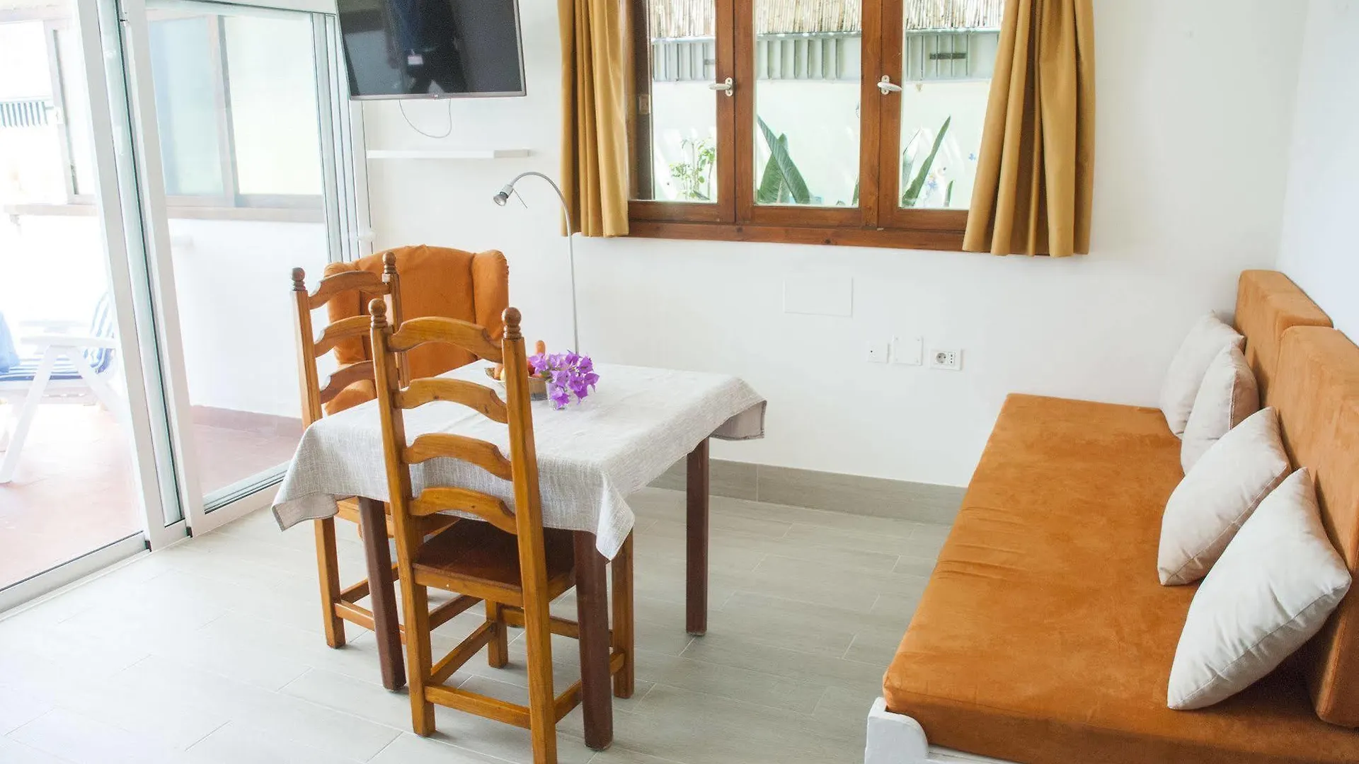 Apartamentos El Paseo Playa del Inglés 0*,  Spanien